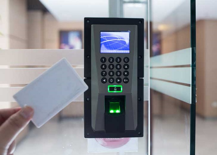 Tim-hieu-ve-quy-trinh-lap-dat-khoa-dien-tu-cho-doanh-nghiep